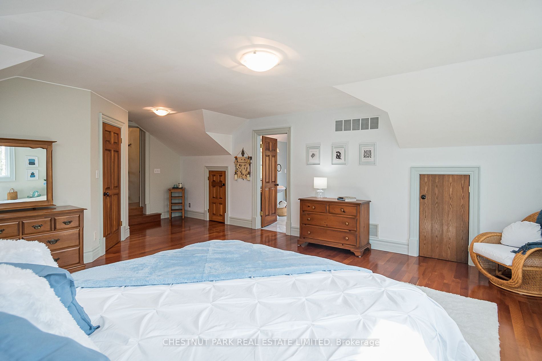 83 Church St E
