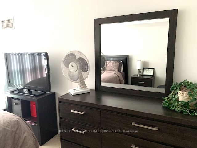 4879 Kimbermount Ave, #807