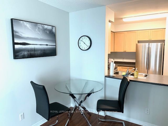 4879 Kimbermount Ave, #807