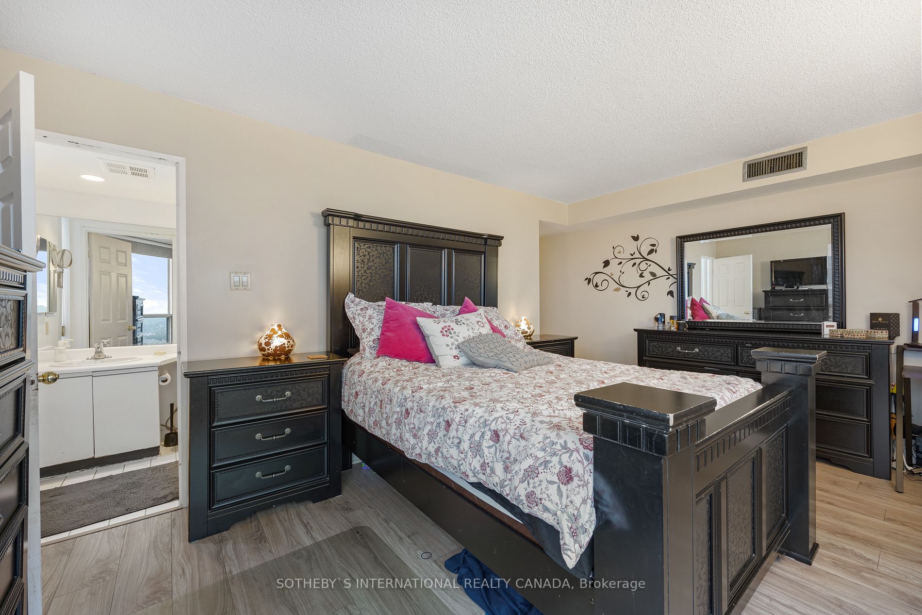 4460 Tucana Crt, #2004