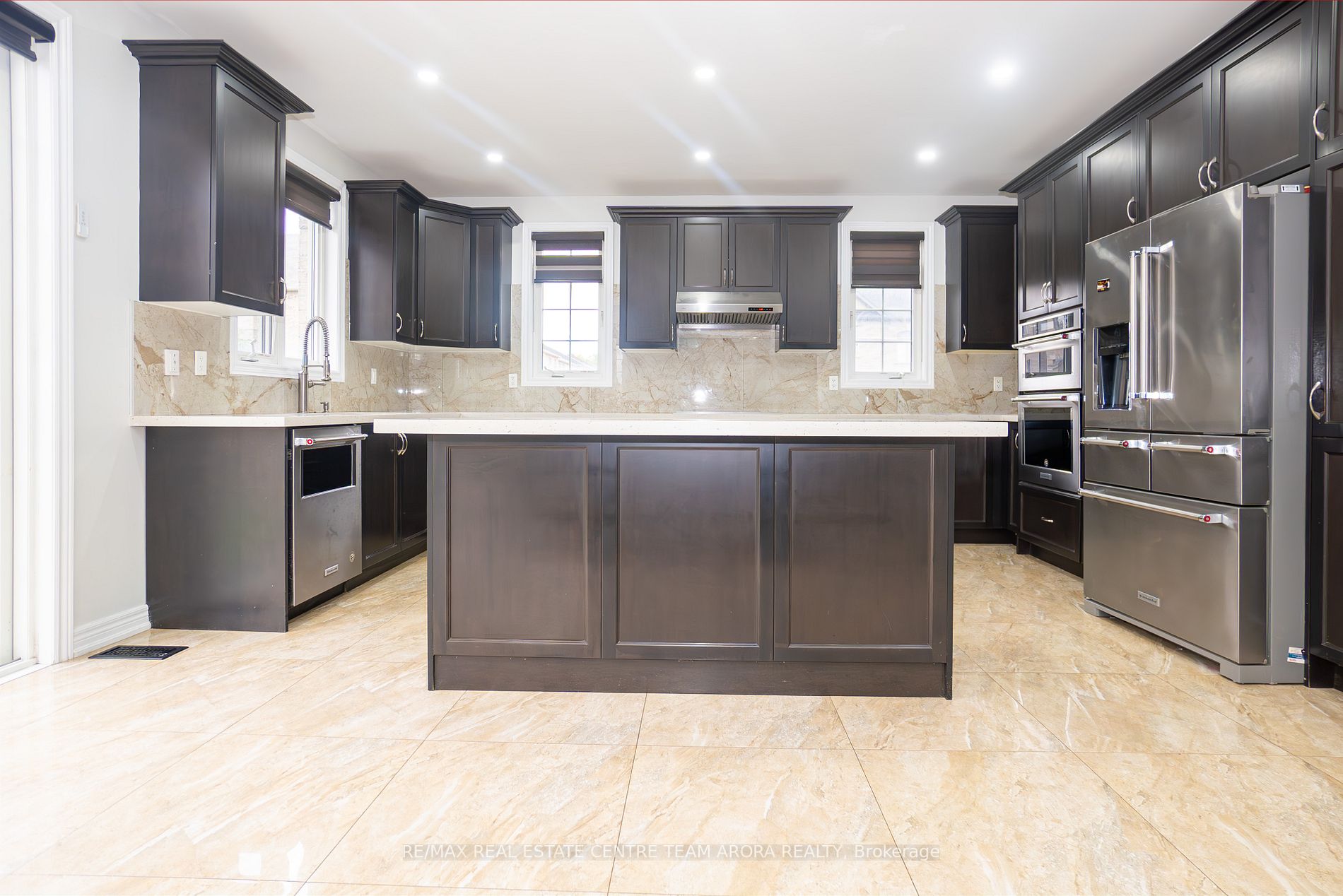 2 Kenora St