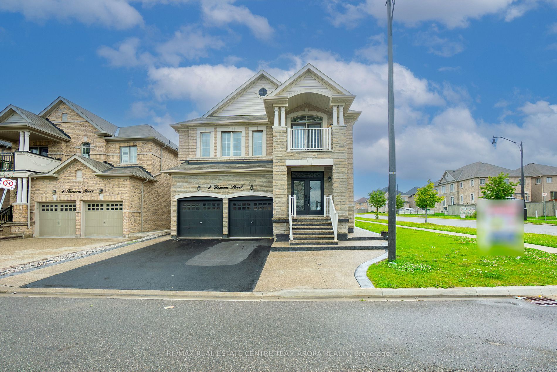 2 Kenora St