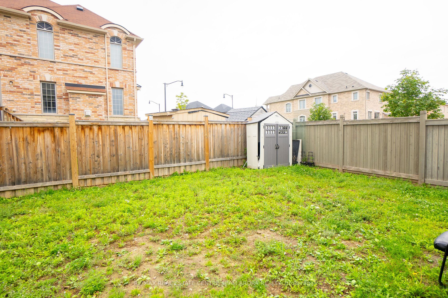 2 Kenora St
