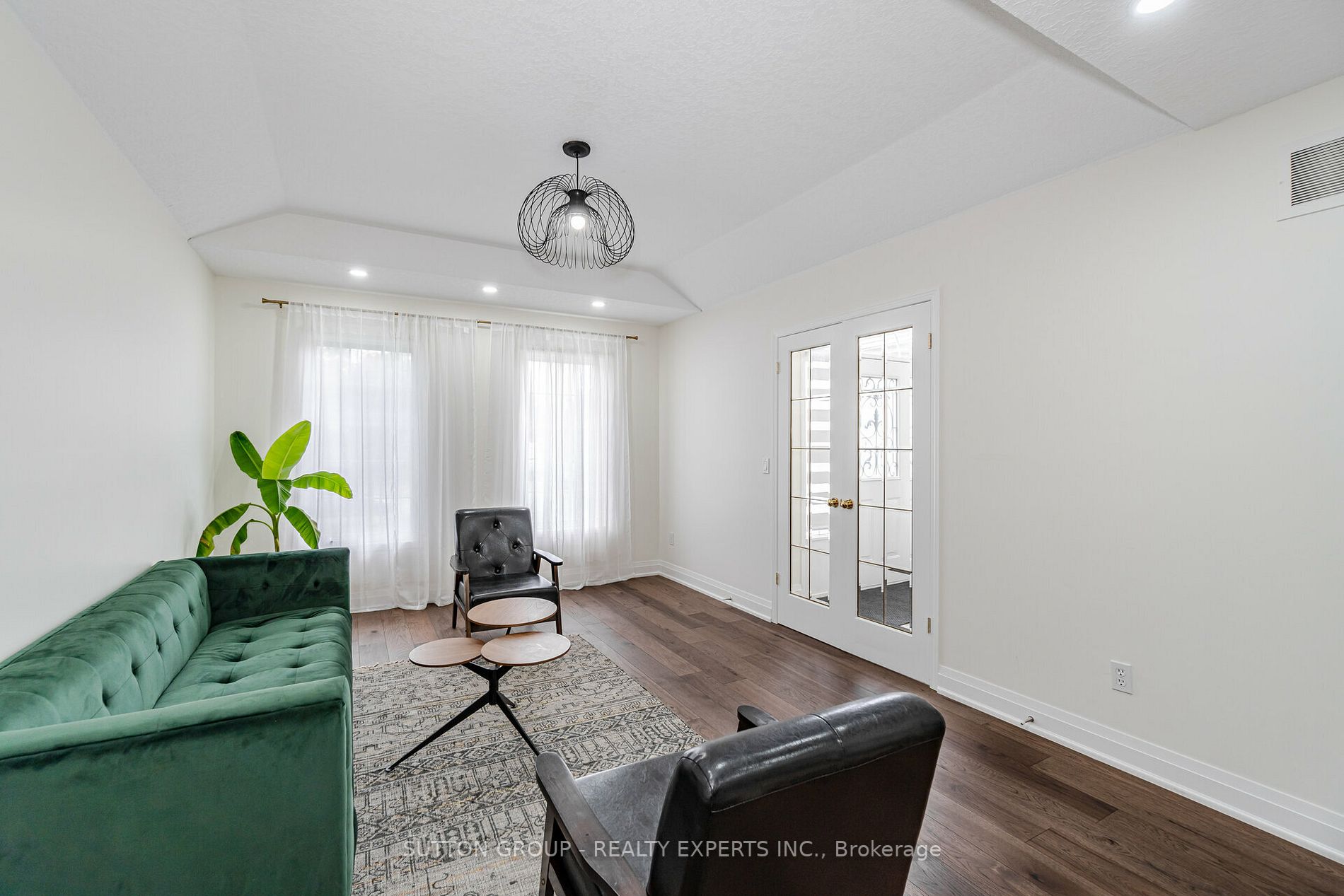 52 Alder St