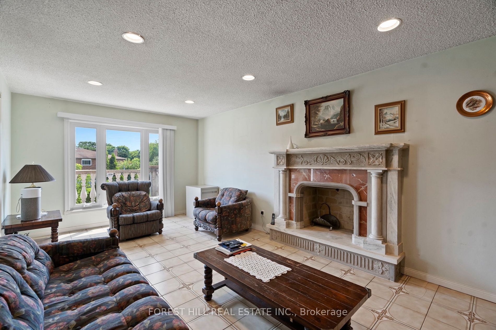 28 Walker Rd E