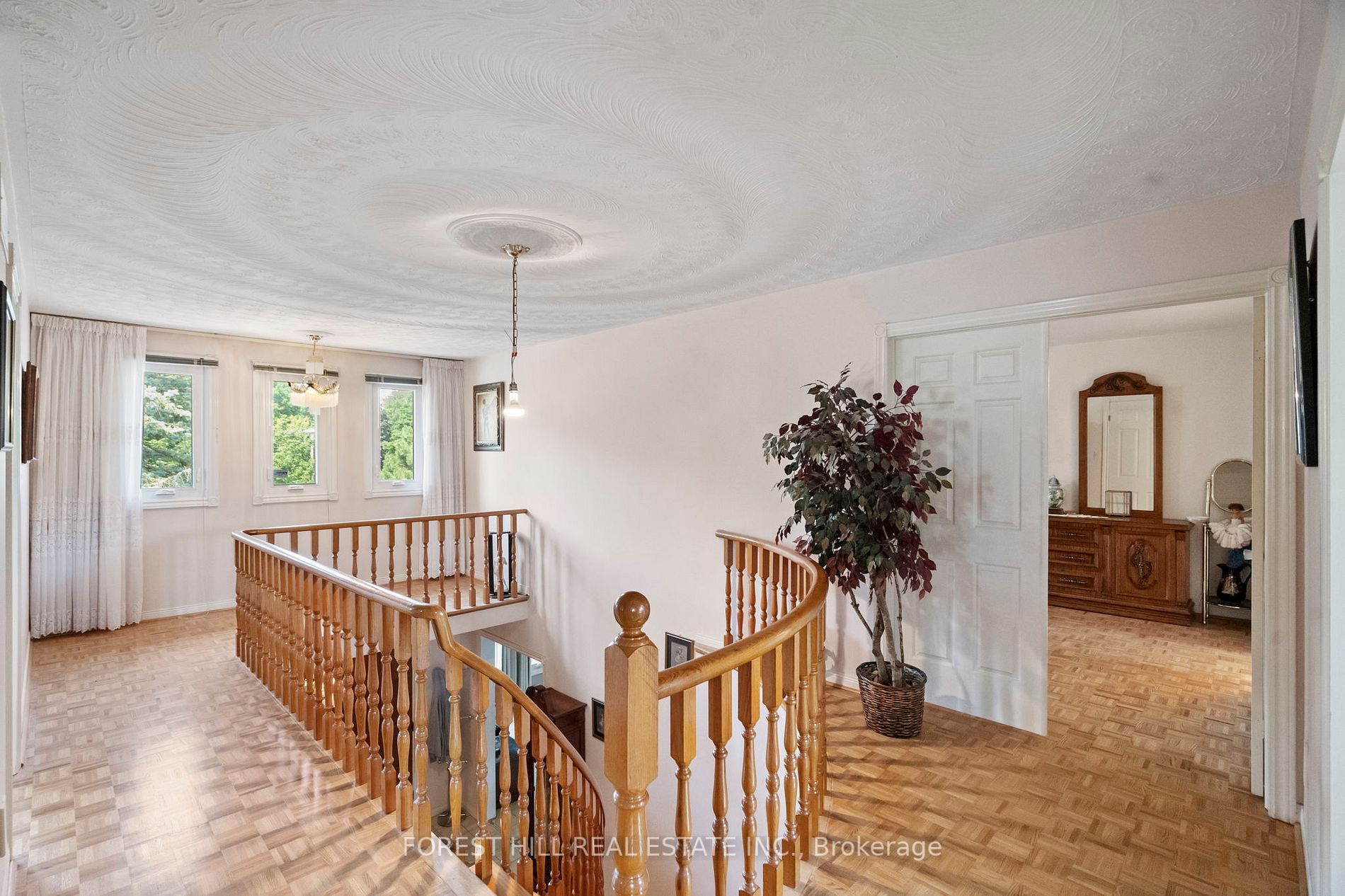 28 Walker Rd E