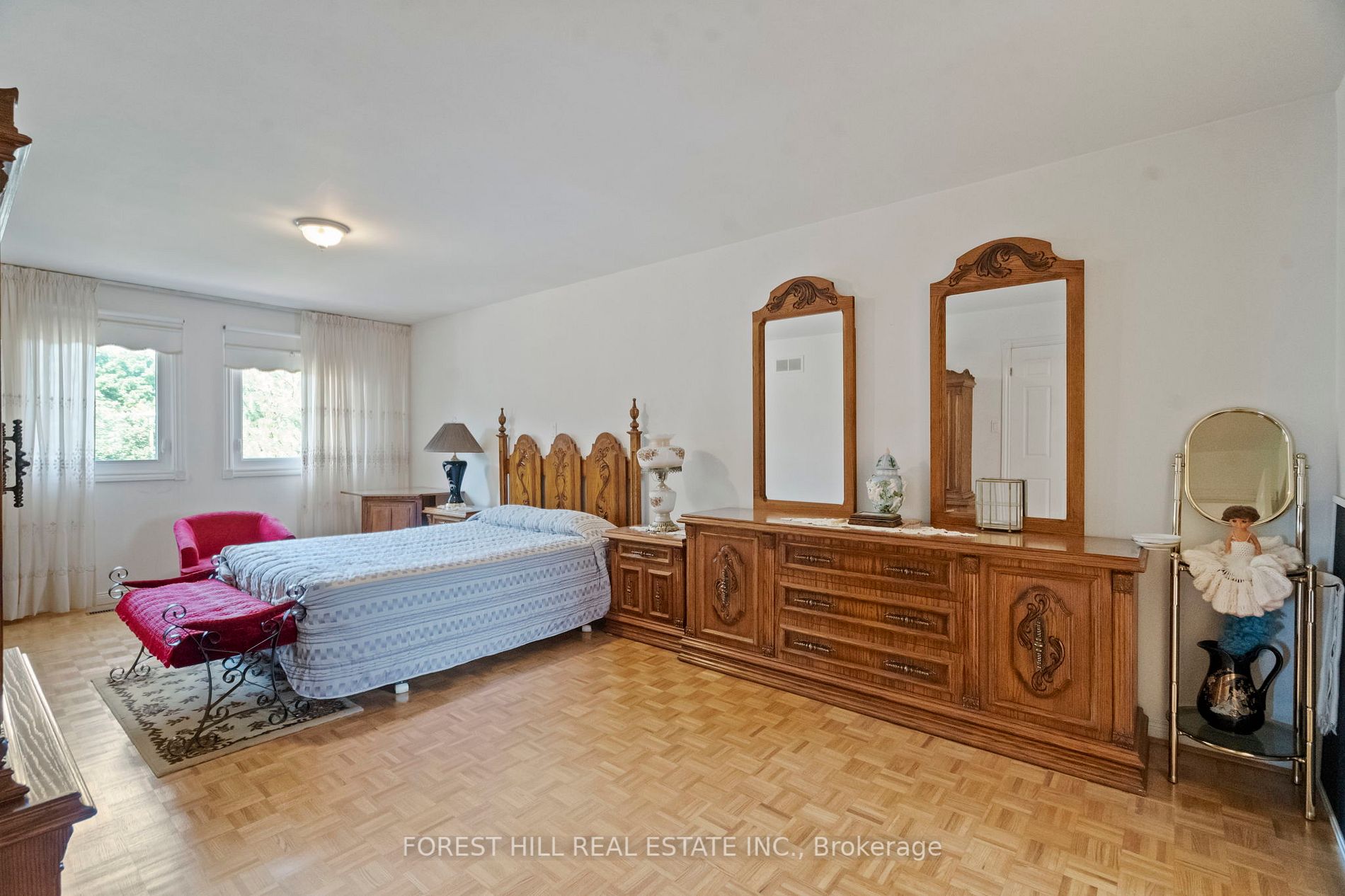 28 Walker Rd E