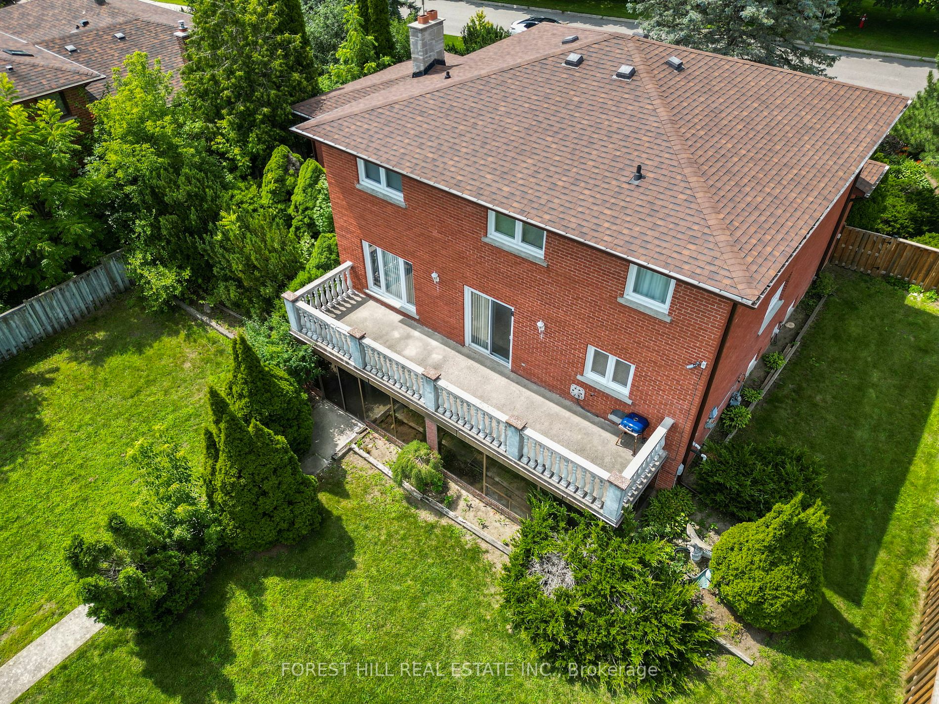 28 Walker Rd E