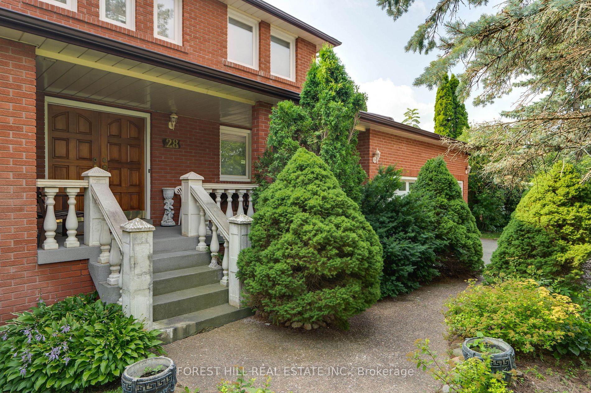 28 Walker Rd E