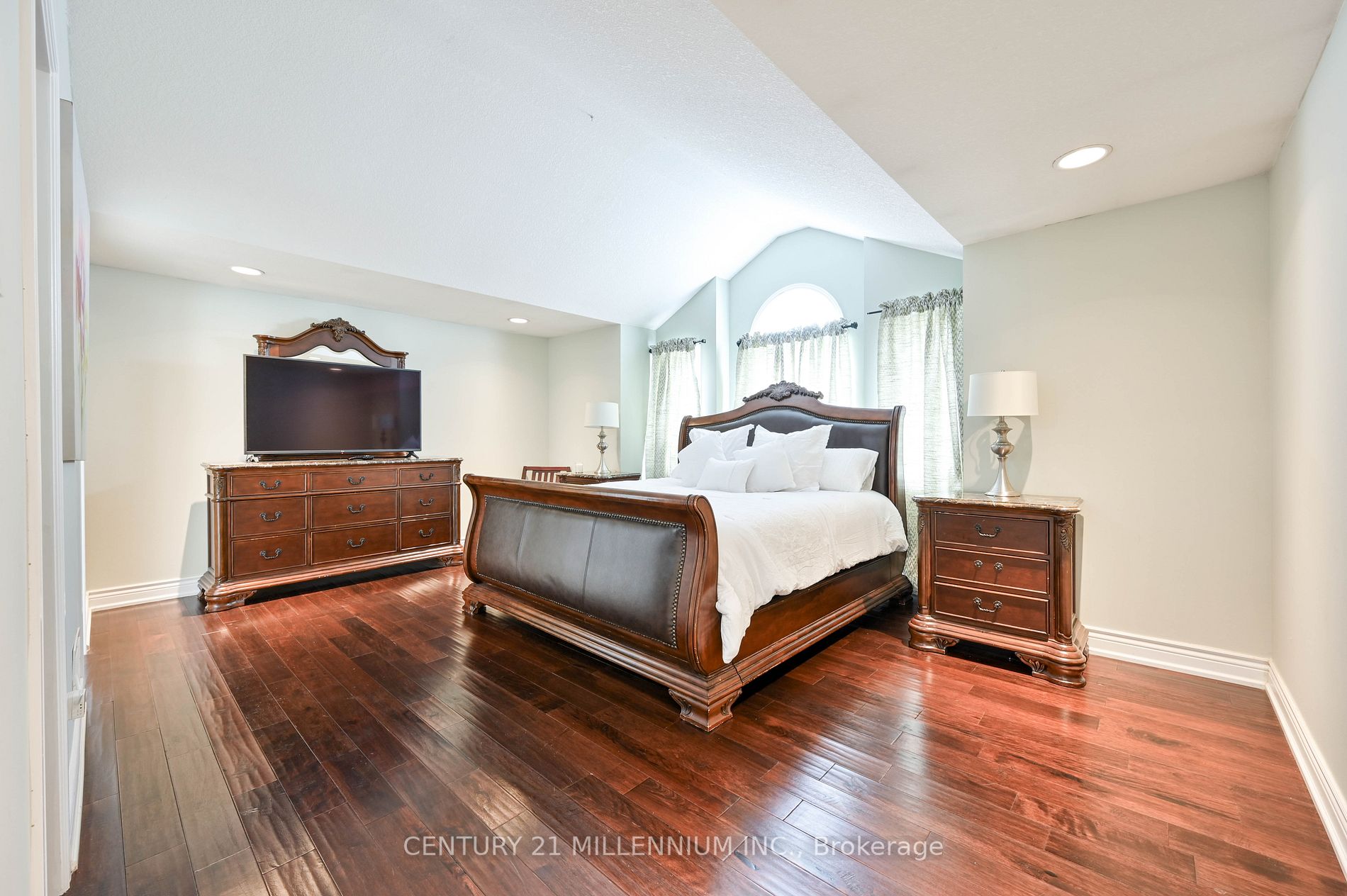 128 Benjamin Crescent