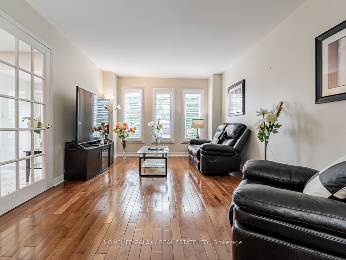 13 Major William Sharpe Dr