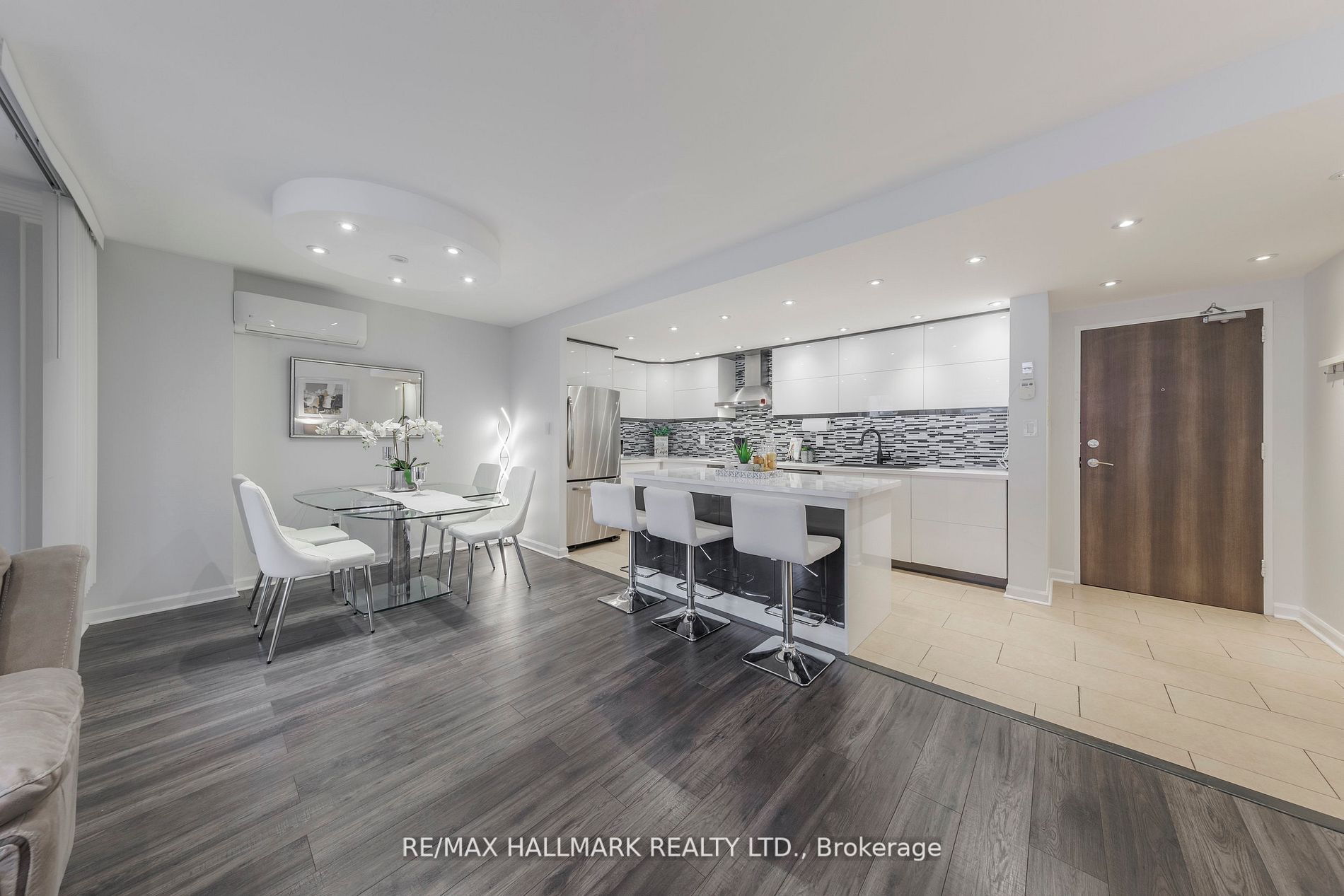 2542 Argyle Rd, #702