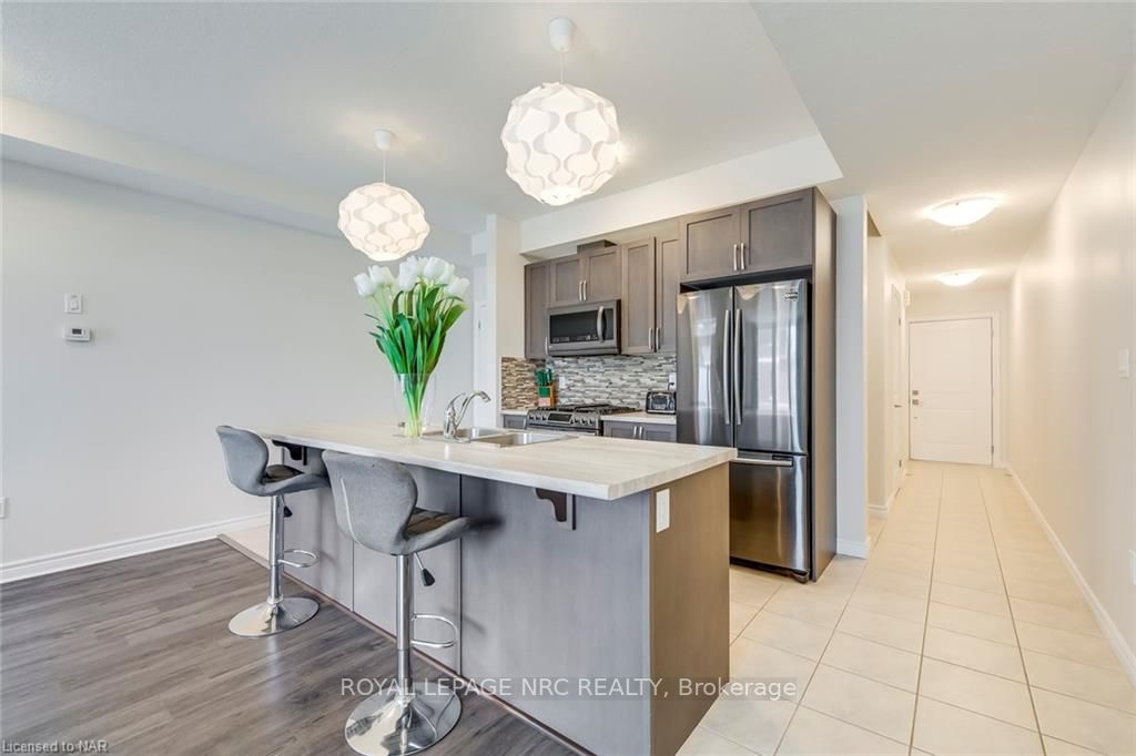 445 Ontario St S, #76