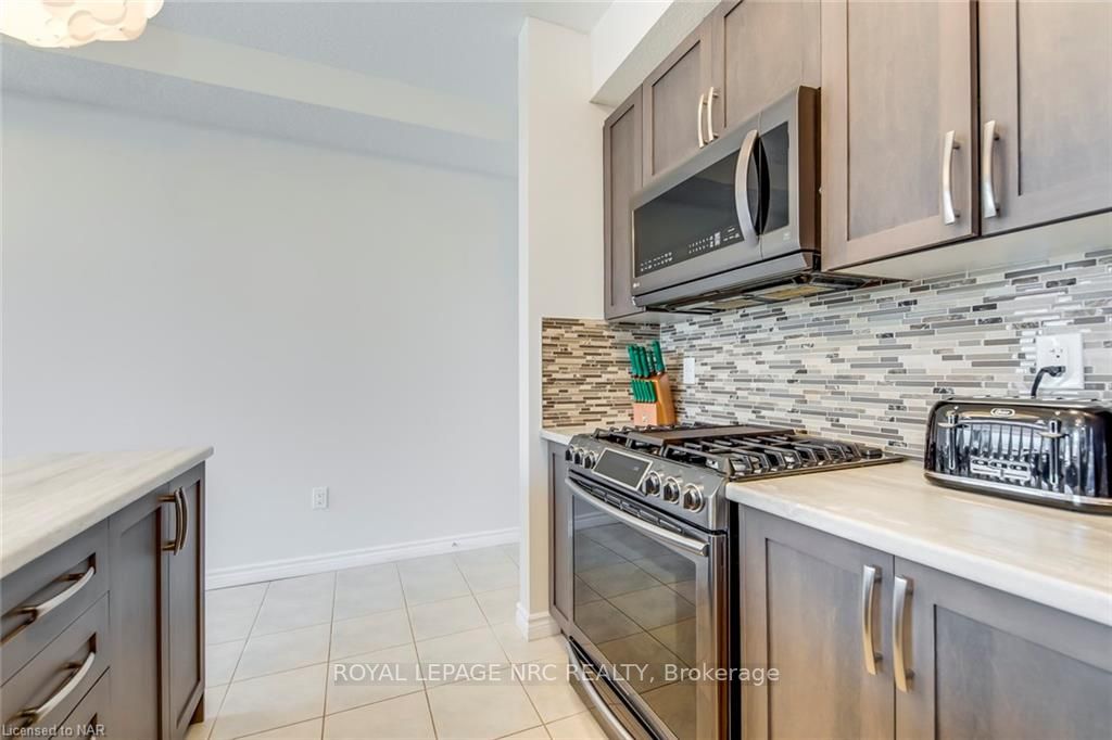 445 Ontario St S, #76