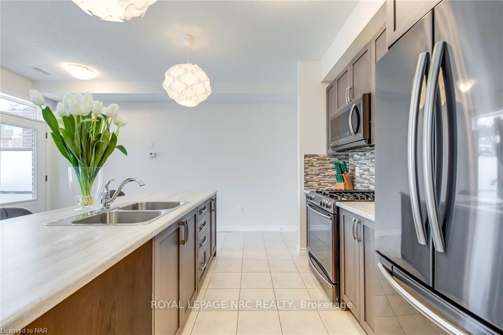 445 Ontario St S, #76