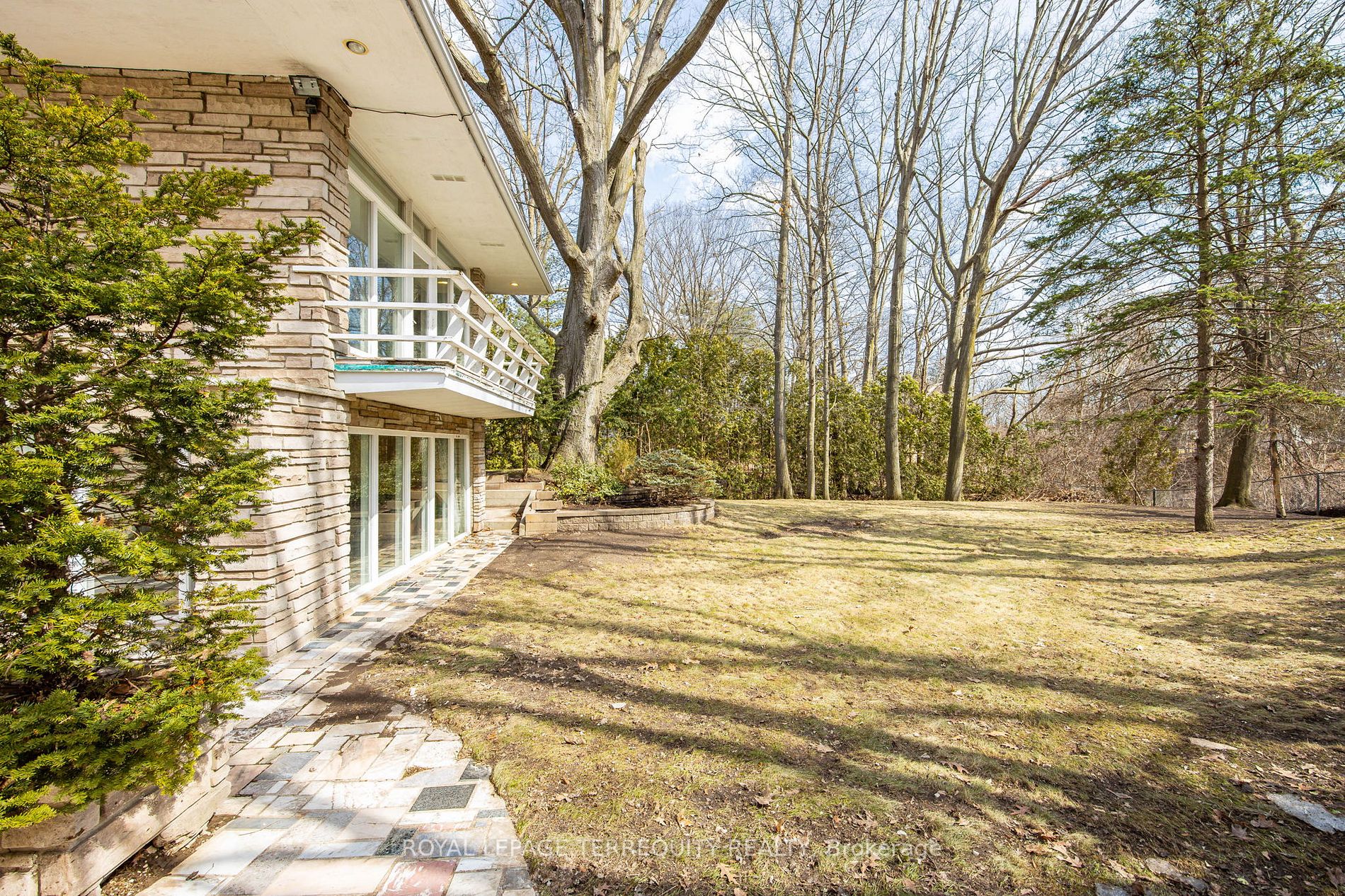 3 Edgehill Road