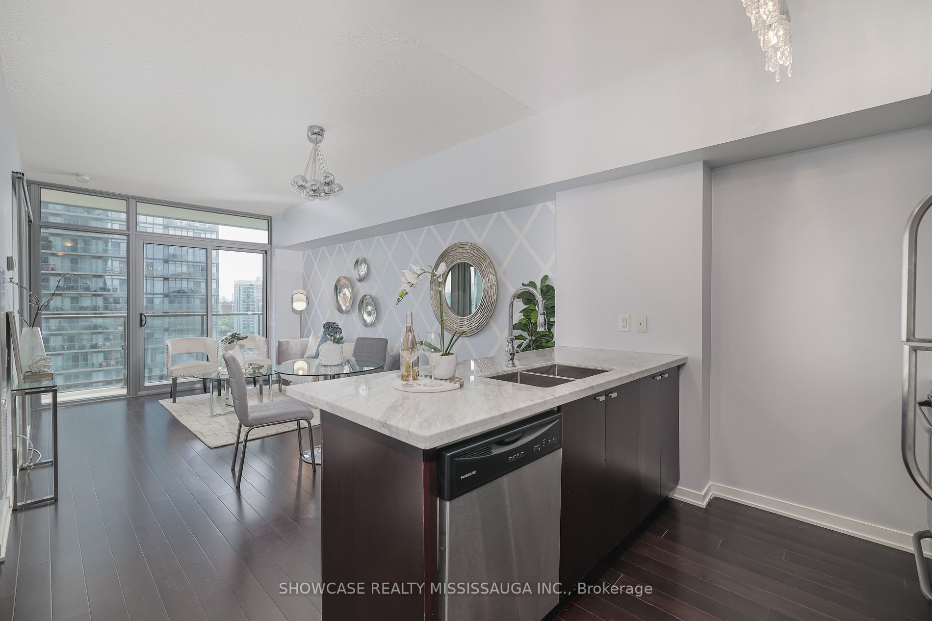 105 The Queensway Ave, #1401