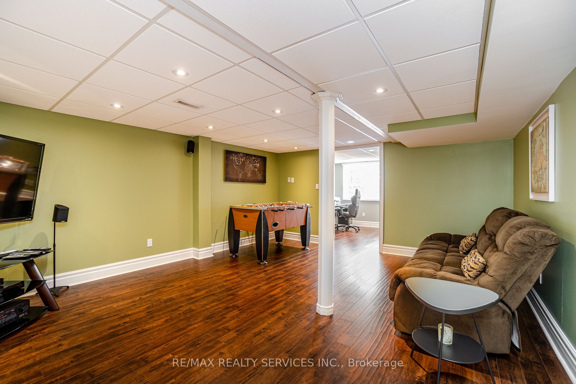 24 Madelaine Cres