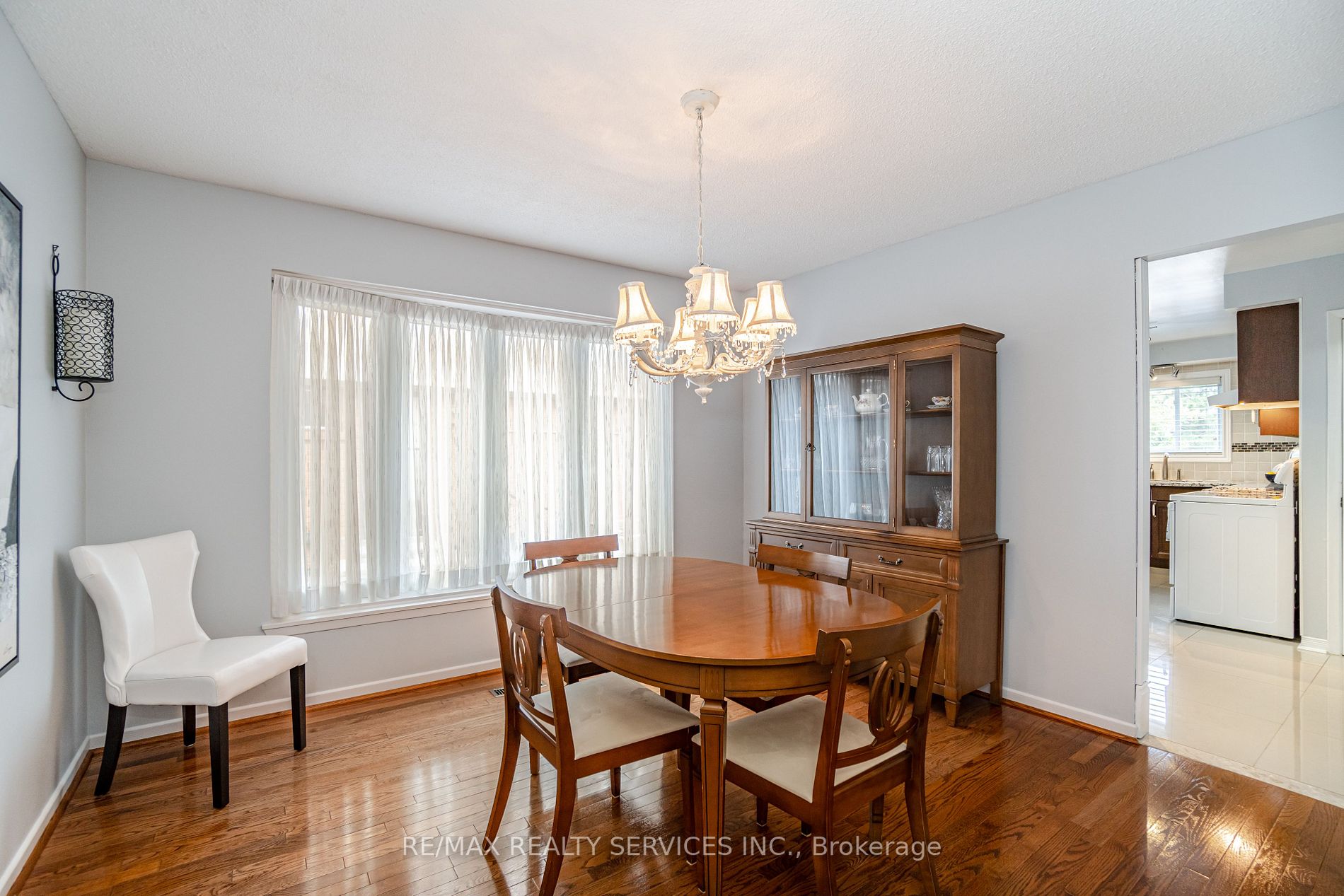 24 Madelaine Cres