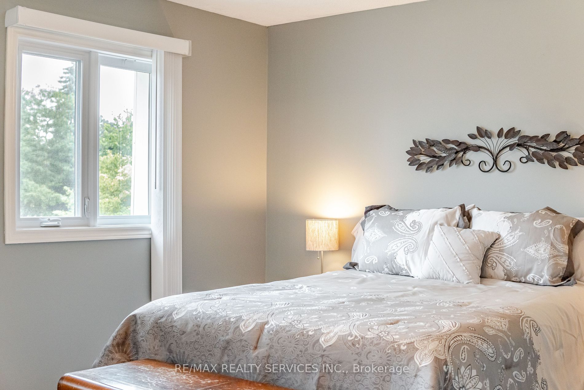 24 Madelaine Cres