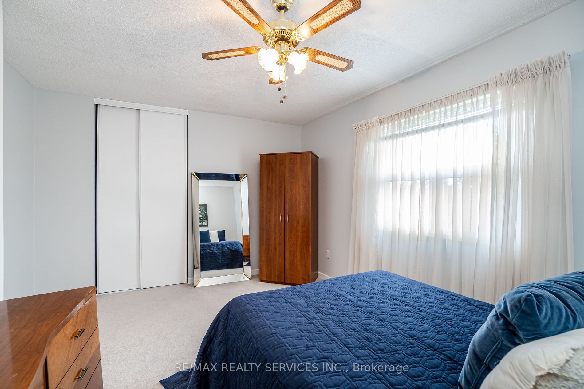 24 Madelaine Cres
