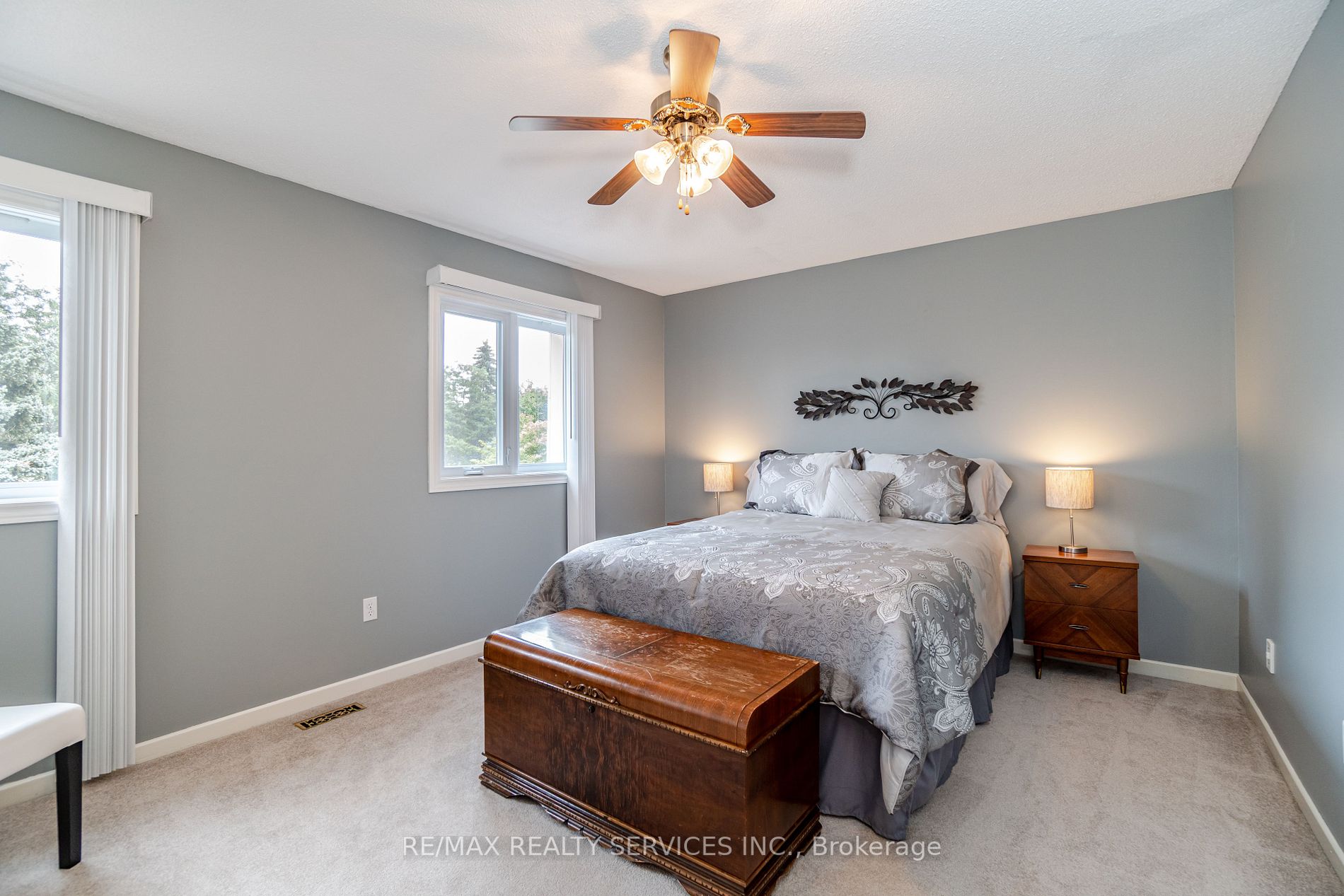 24 Madelaine Cres