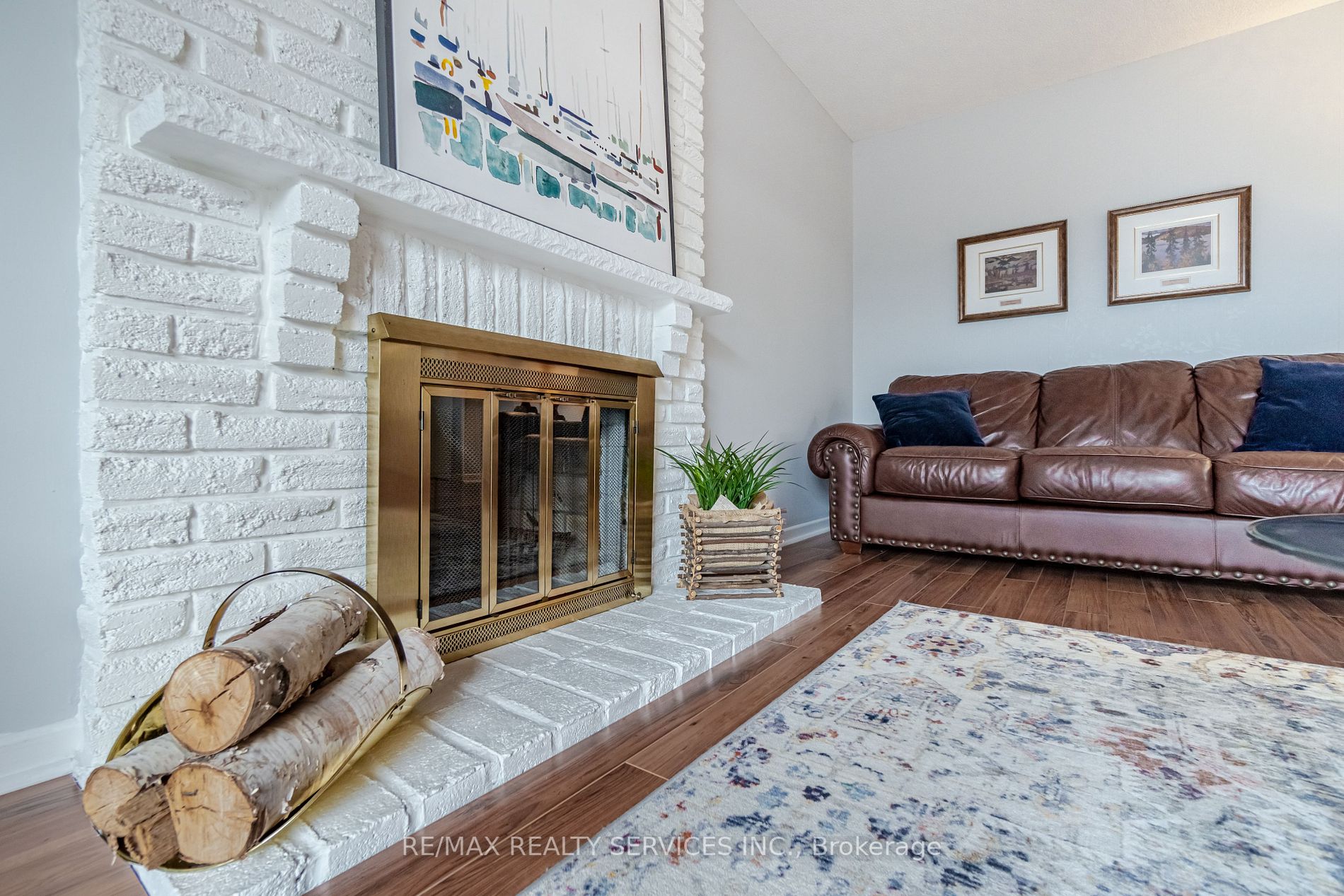 24 Madelaine Cres