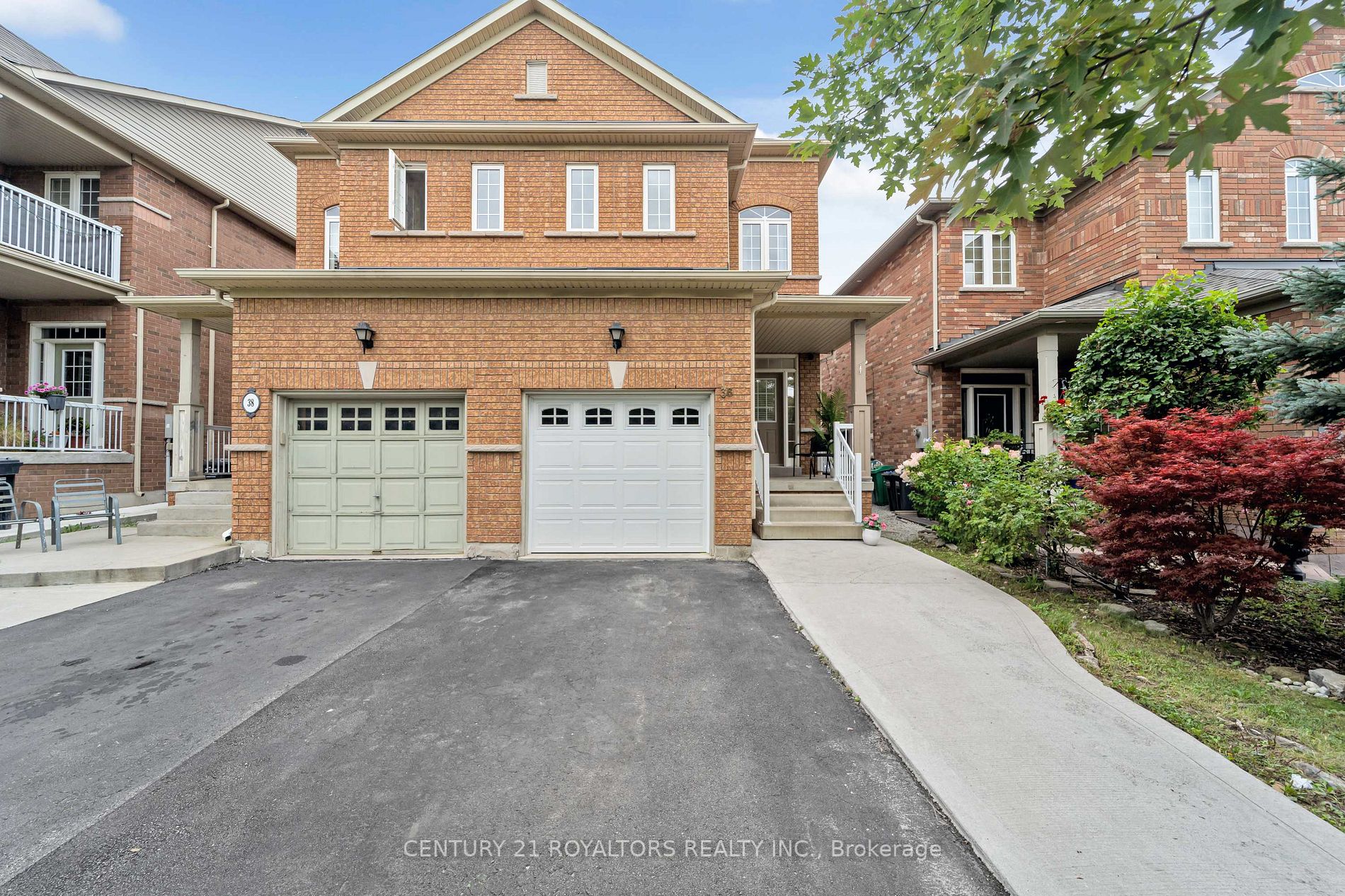 36 Nathaniel Cres