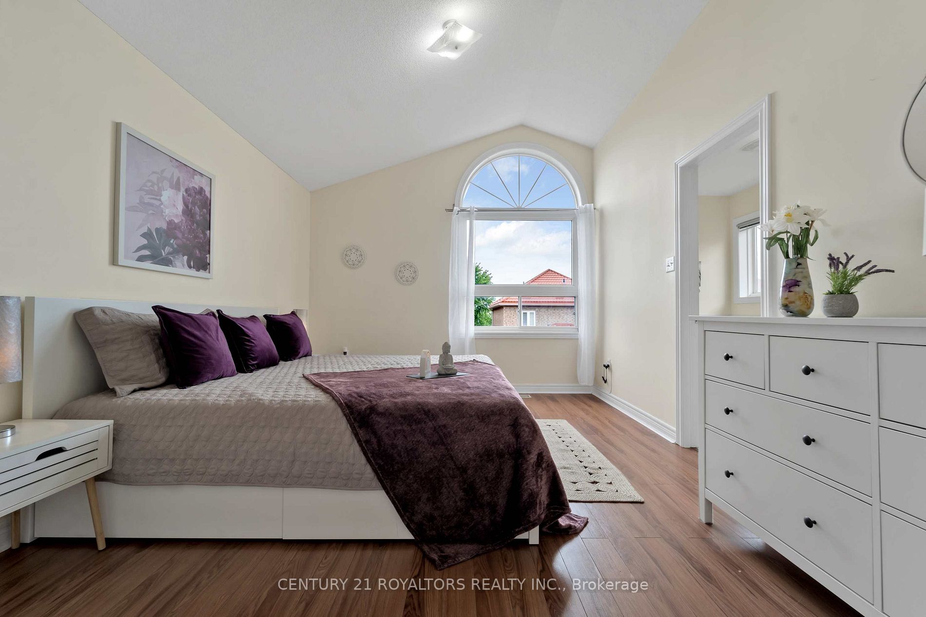 36 Nathaniel Cres