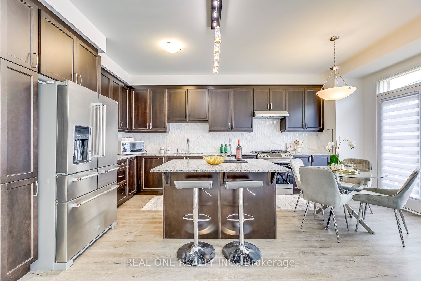 1772 Thames Circle