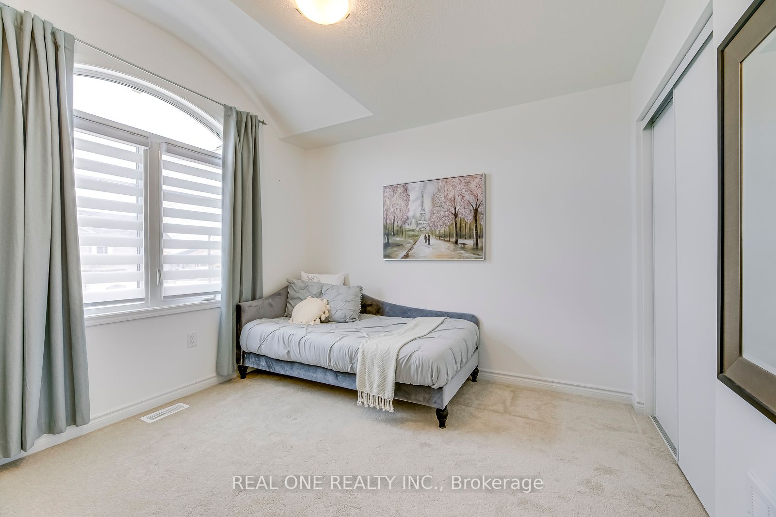 1772 Thames Circle