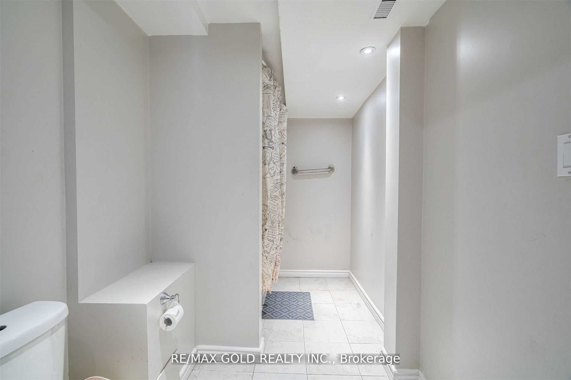 229 Vodden Street W
