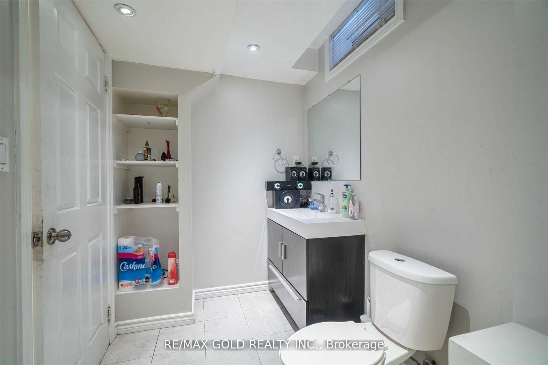 229 Vodden Street W