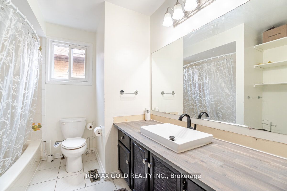 229 Vodden Street W
