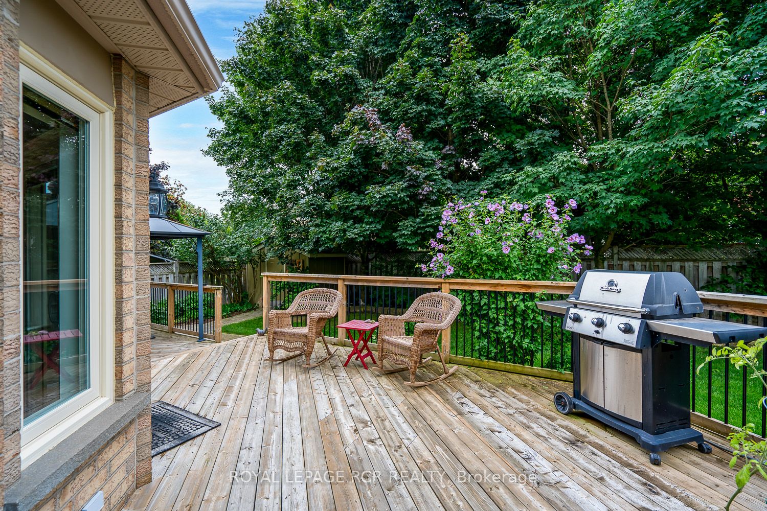 203 Walsh Cres