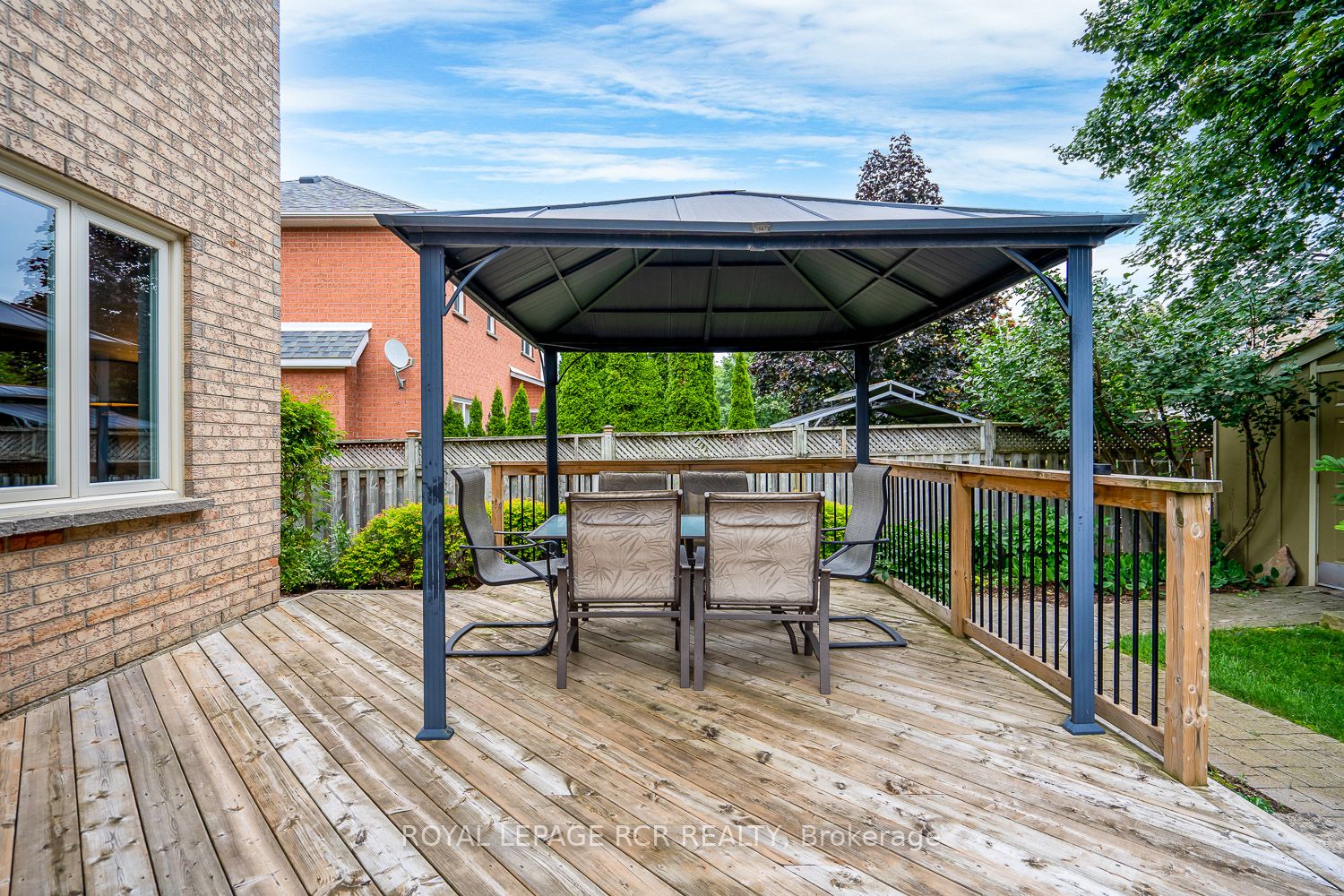 203 Walsh Cres