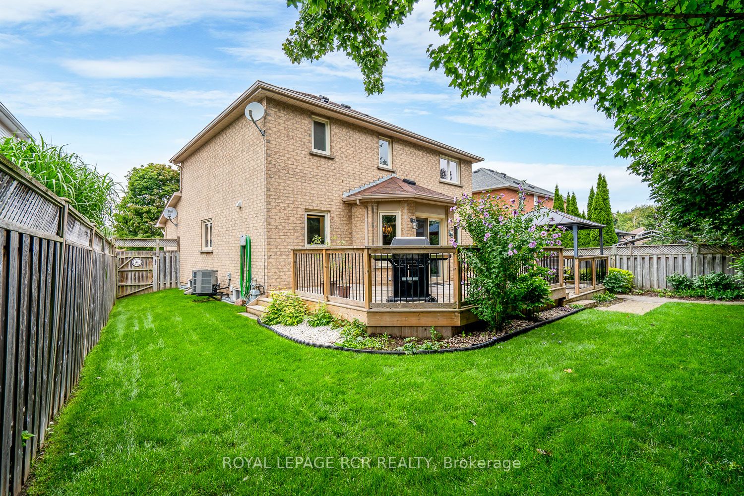203 Walsh Cres