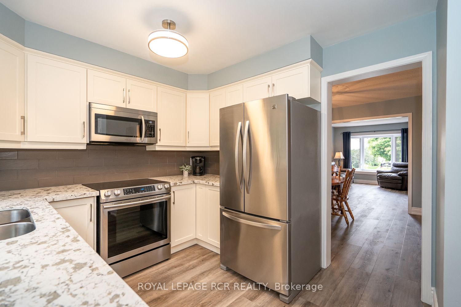 203 Walsh Cres