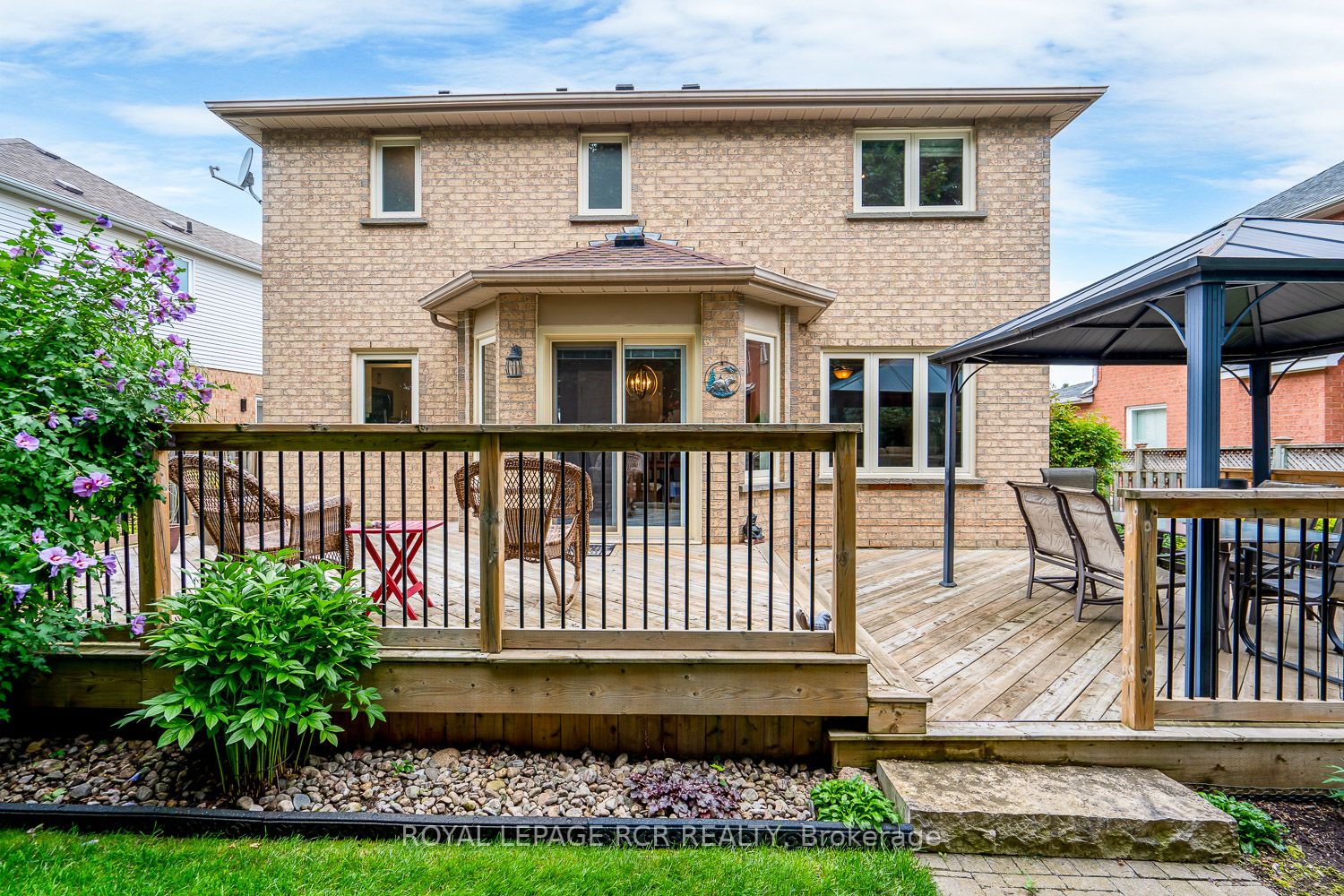 203 Walsh Cres