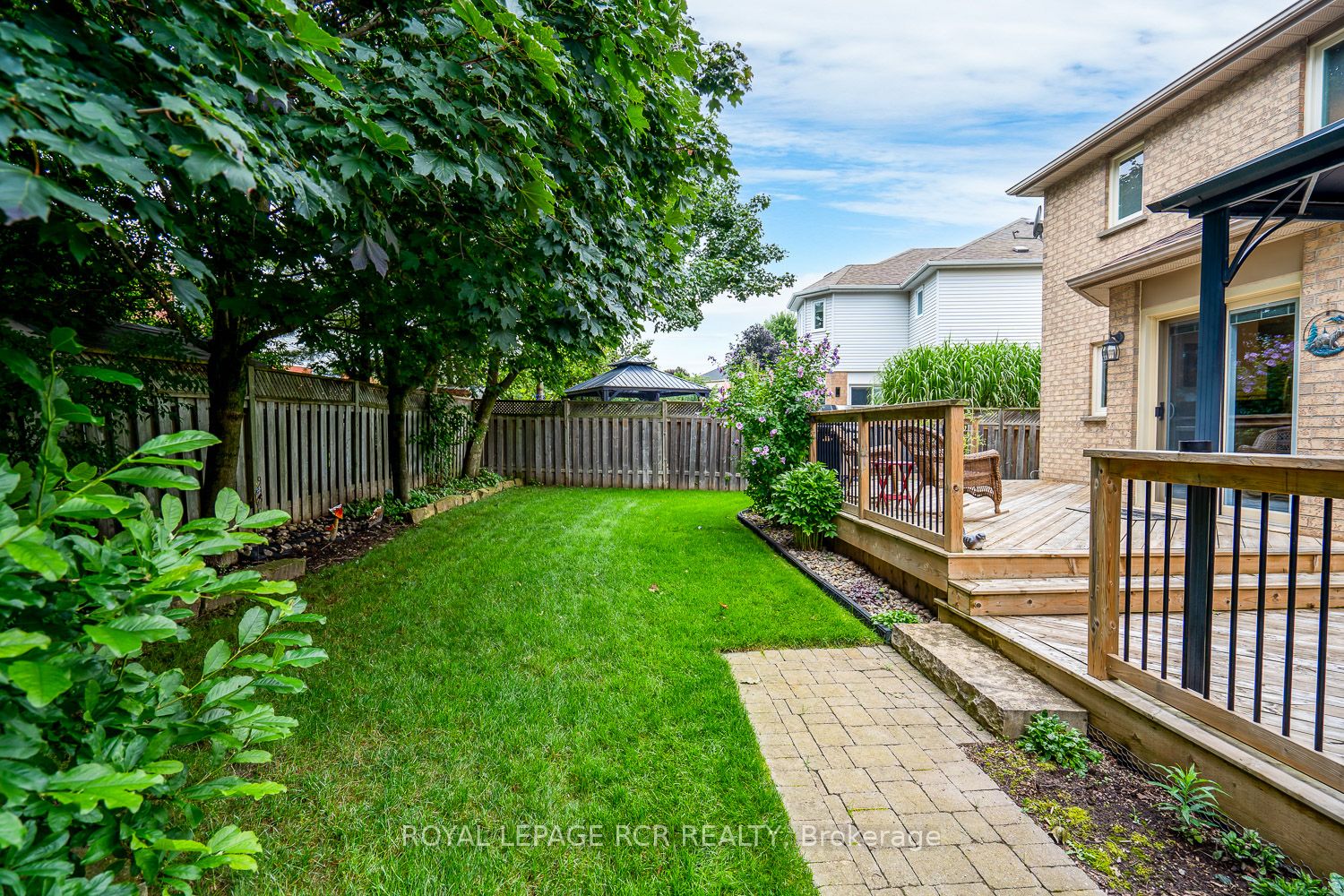 203 Walsh Cres