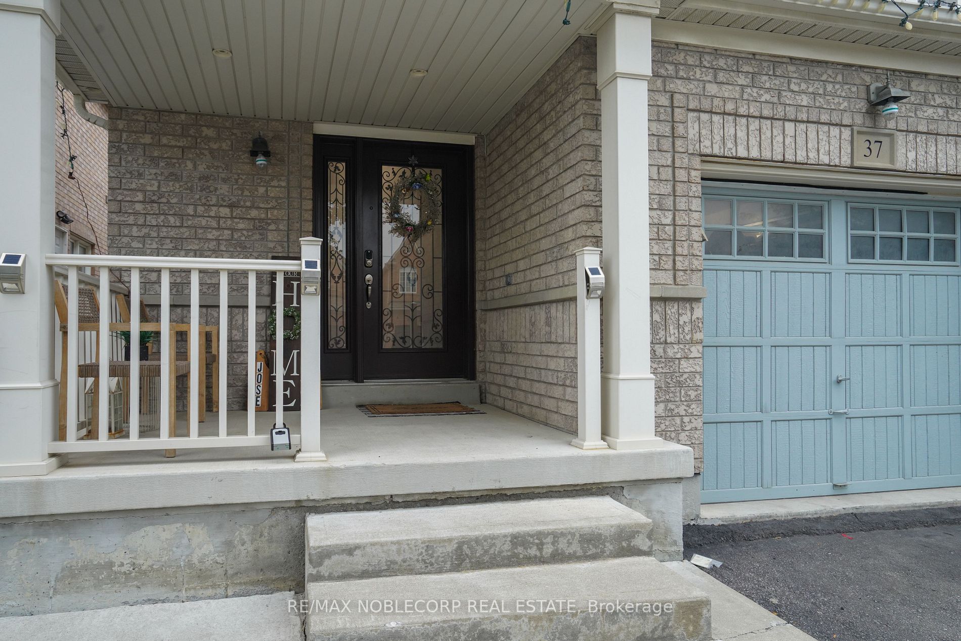 37 Napoleon Crescent