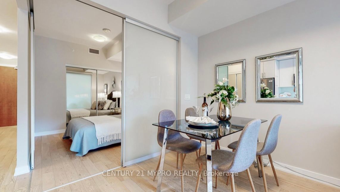 2212 Lake Shore Blvd W, #612
