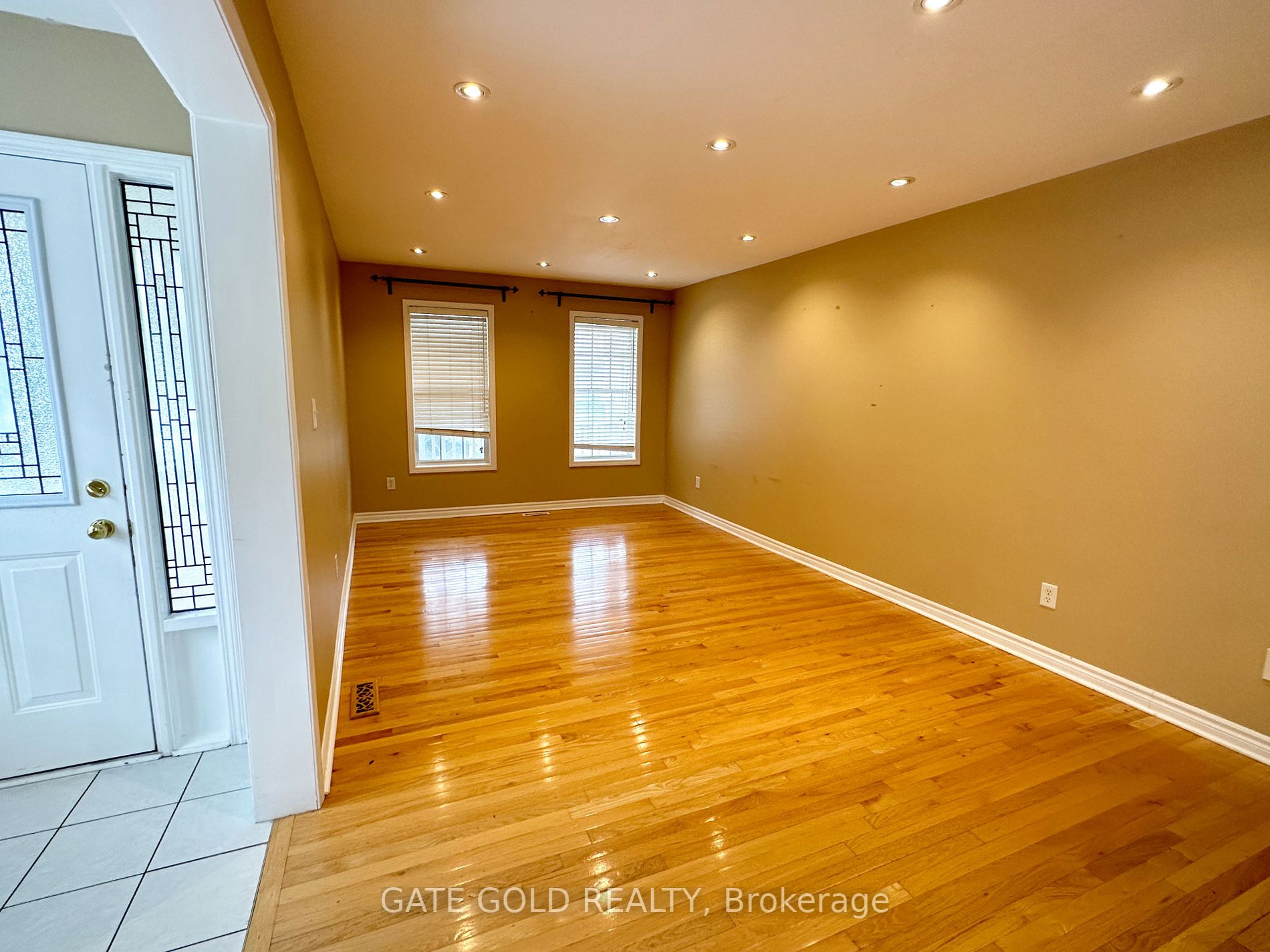 1584 Ramshaw Crescent