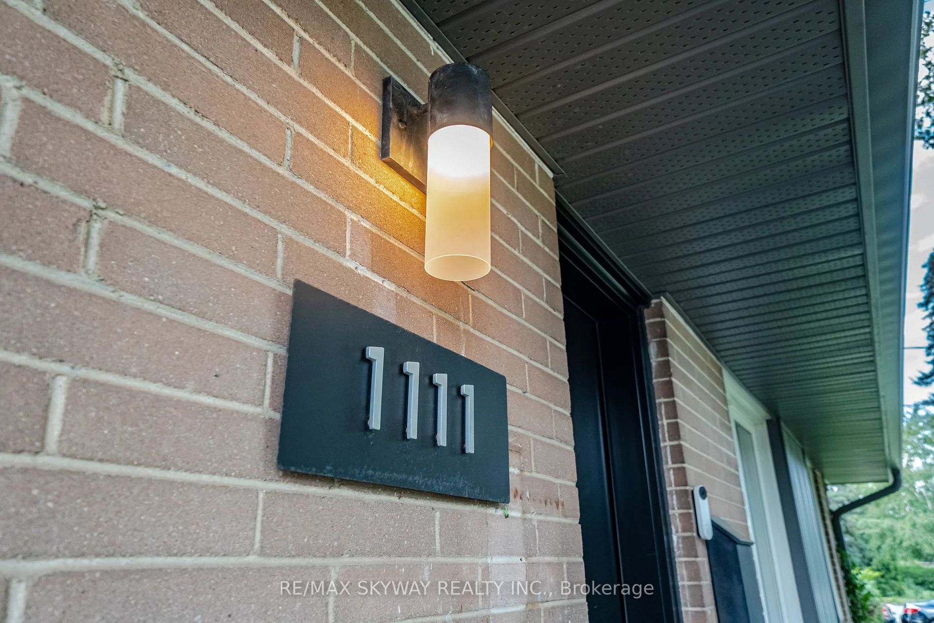 1111 Pinegrove Rd