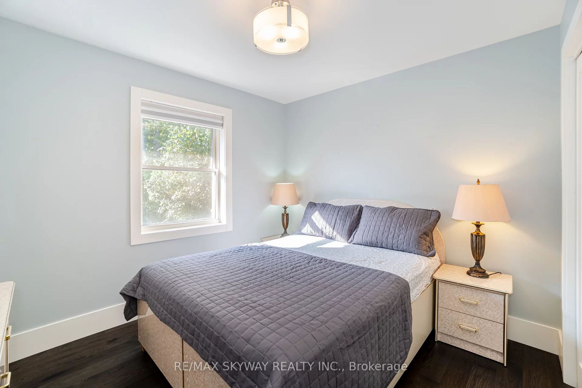 1111 Pinegrove Rd