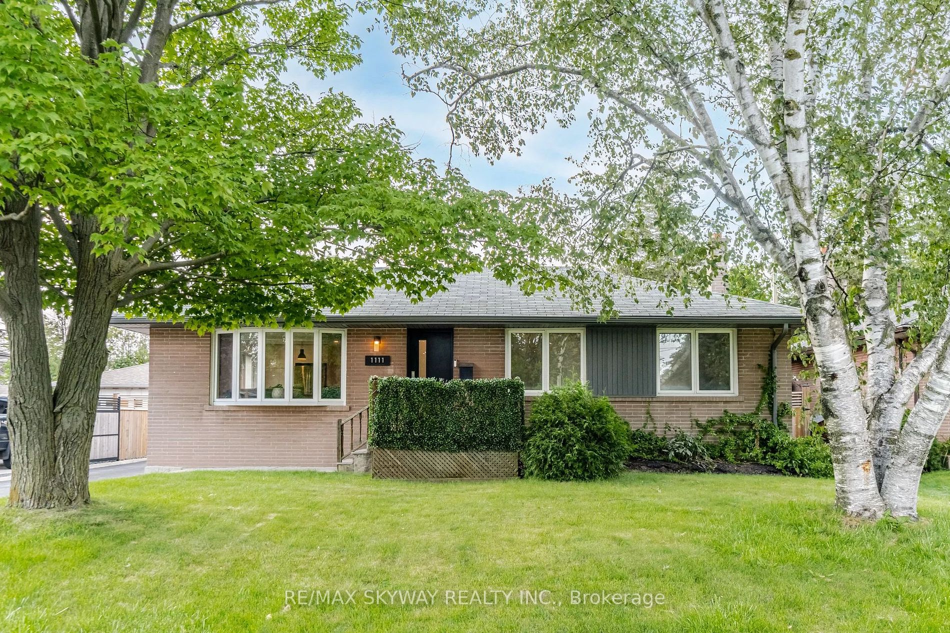 1111 Pinegrove Rd