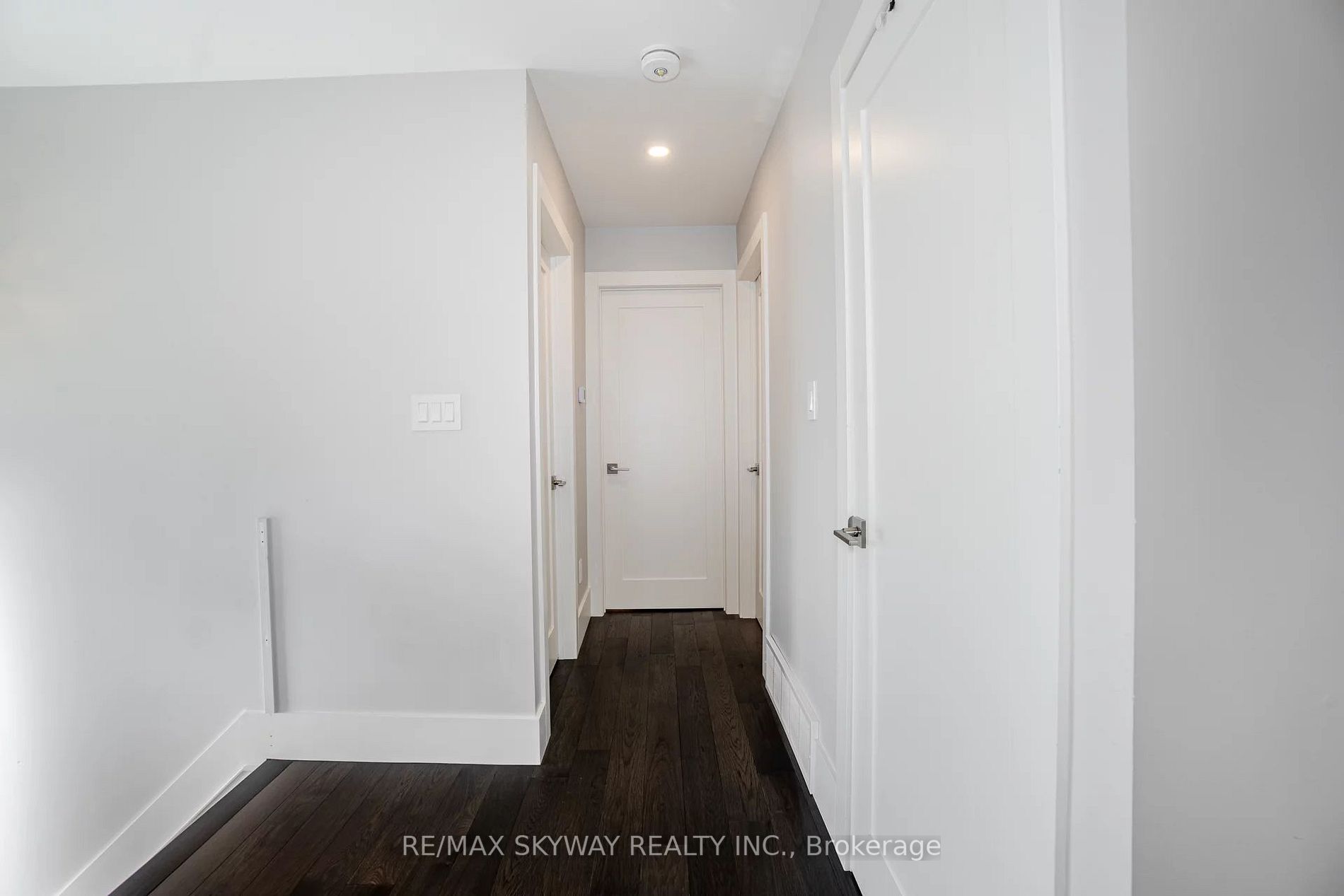 1111 Pinegrove Rd
