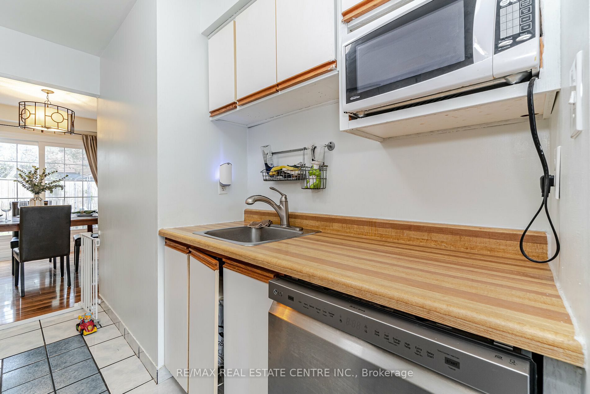 17 Wolverton Cres