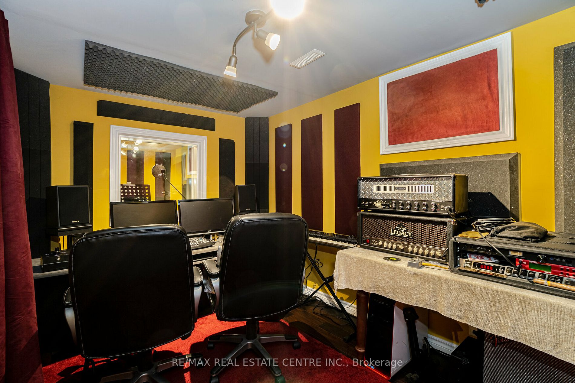 17 Wolverton Cres