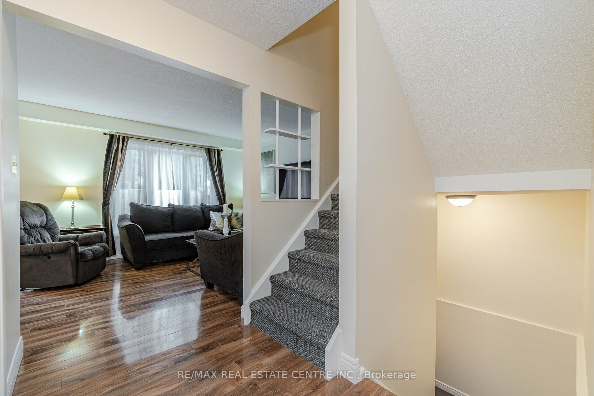 17 Wolverton Cres